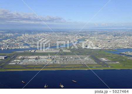 航空写真 羽田空港の写真素材