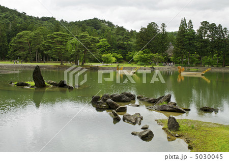 毛越寺の浄土庭園 5030045