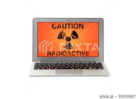 ノートPC画面に放射能マーク 5030087