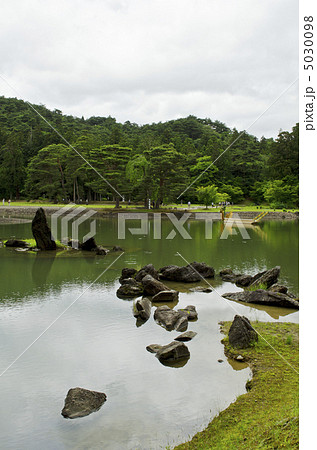 毛越寺の浄土庭園 5030098