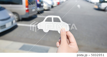 自動車の型紙と駐車場 5032051