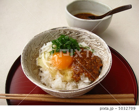 しょうゆ麹の卵かけご飯 5032709