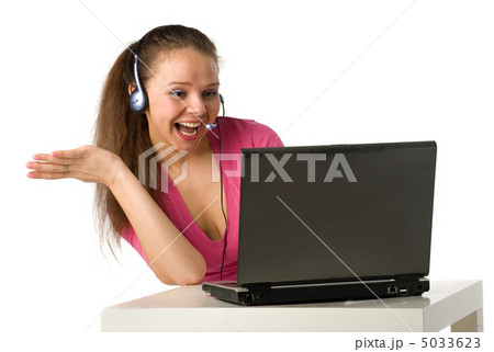 girl with laptop 5033623