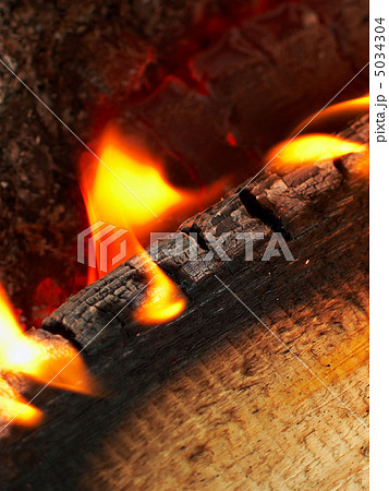 tongues of flame 5034304
