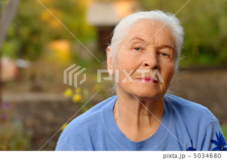 Portrait of the elderly woman Portrait of the elderly woman 5034680