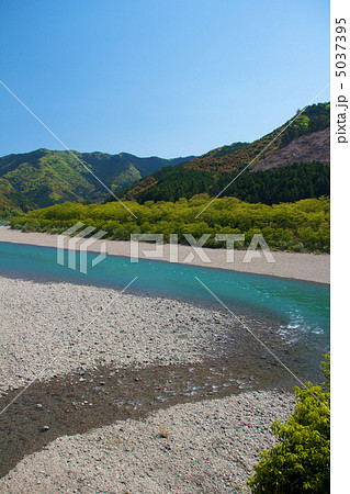 新緑の四万十川 5037395
