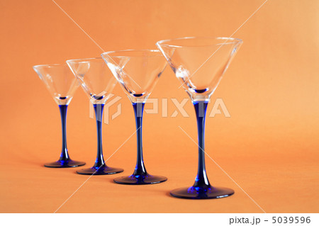 Martini Glasses 5039596