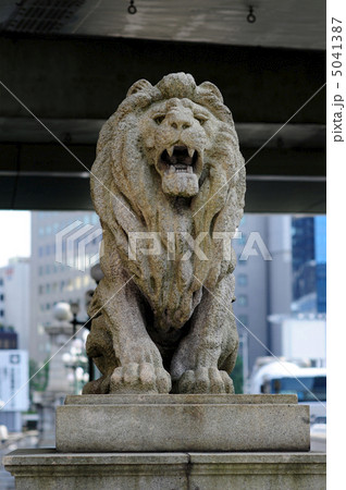難波橋北詰のライオン像-2 5041387