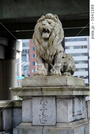 難波橋北詰のライオン像-1 難波橋北詰のライオン像-1 5041389