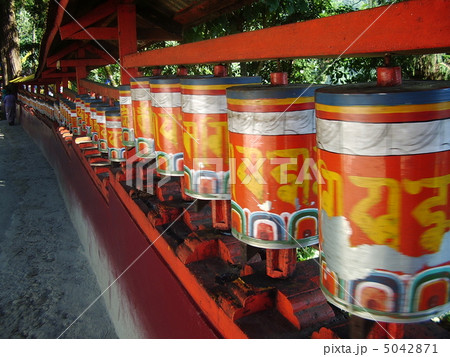 インド　スィッキム　ガントク　エンチェイ僧院のマニ車 5042871