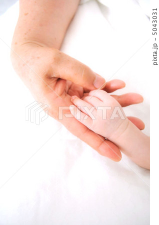 バーバの手と赤ちゃんの手 バーバの手と赤ちゃんの手 5043031