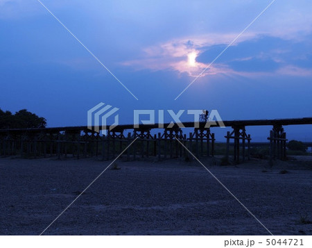 流れ橋夕景 5044721