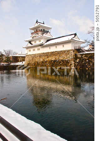 雪の富山城(富山城址公園/富山県富山市丸の内) 雪の富山城(富山城址公園/富山県富山市丸の内) 5052791