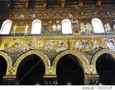 モンレアーレ、ドゥオーモ内、壁面の金色のモザイク 5053529