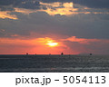 明石海峡と夕陽 5054113