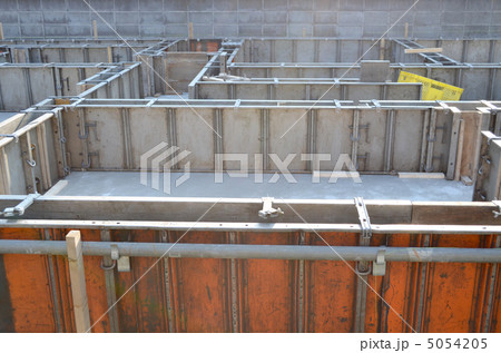 住宅基礎の型枠 5054205