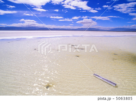 チャカ塩湖 の写真素材