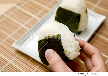 おにぎり 5066666