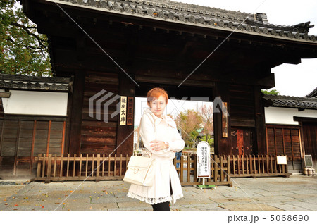 徳川園と女性 5068690