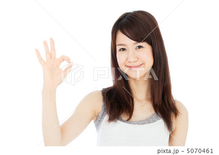 OKサインをだす女性 5070461