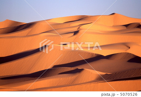 サハラ砂漠の砂丘 5070526
