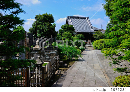 谷中散歩・日蓮宗 経王寺本堂 谷中散歩・日蓮宗 経王寺本堂 5075284
