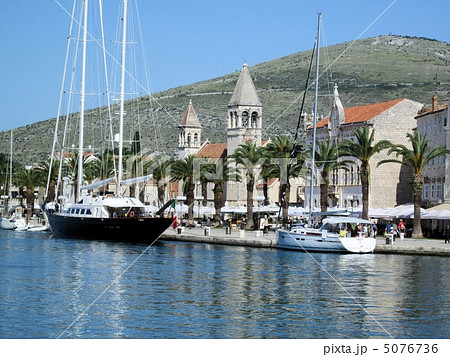 トロギールの朝　クロアチア 5076736