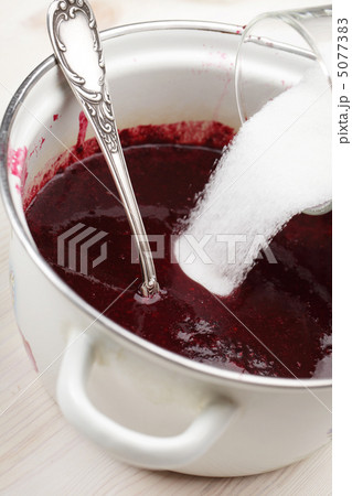 Cooking black currant jelly 5077383