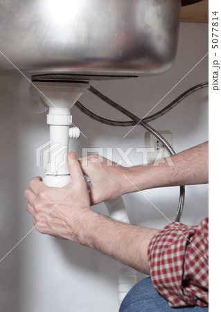 Installation of drain Installation of drain 5077814