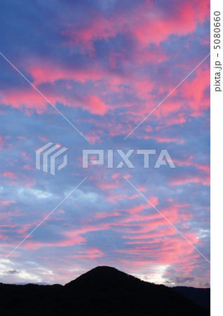札幌三角山の夕景 札幌三角山の夕景 5080660