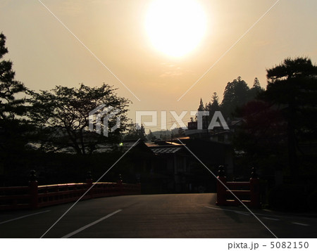 飛騨高山　陣屋前　中橋付近　朝日 5082150