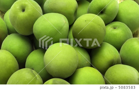 Green fruits 5083583