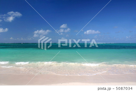 Gorgeous Beach in Summertime Gorgeous Beach in Summertime 5087034