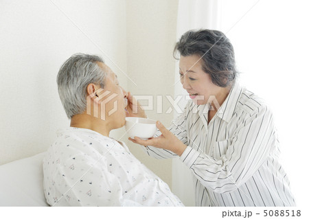 老々介護 5088518