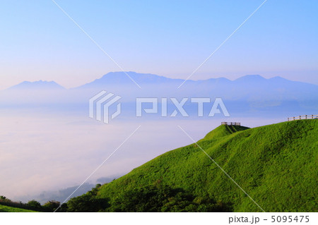 阿蘇　涅槃像　雲海 5095475