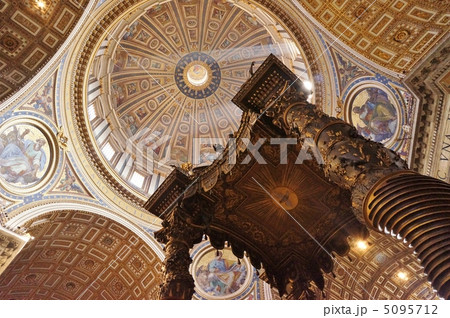 イタリア バチカン市国 大聖堂内部 イタリア バチカン市国 大聖堂内部 5095712