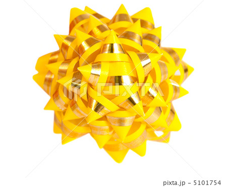 yellow gift bow isolated 5101754