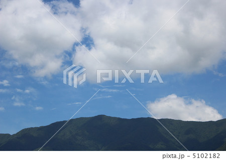 山 空 雲 山 空 雲 5102182