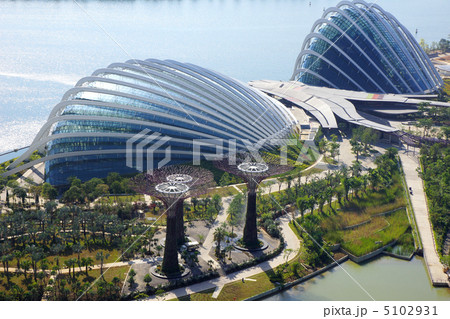 ガーデンバイザベイ 5102931