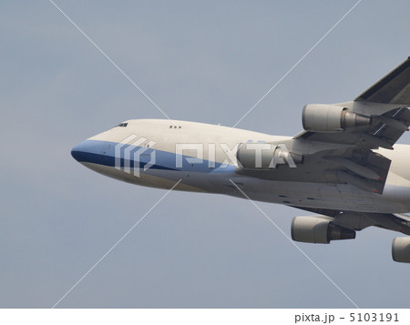 ジャンボジェットは飛行中 ジャンボジェットは飛行中 5103191