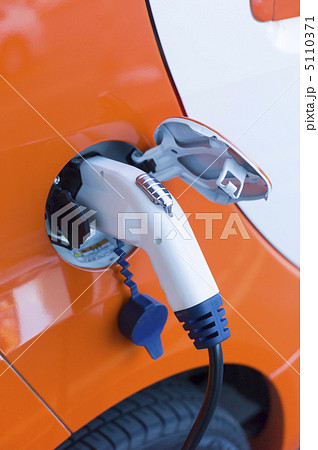 電気自動車の充電 電気自動車の充電 5110371