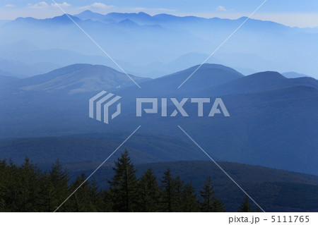 富士山須走口五合目より朝の山並み 5111765