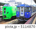 函館駅に停車中の特急スーパー白鳥と特急北斗 5114870