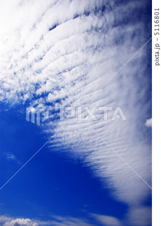 秋の空と雲 5116801
