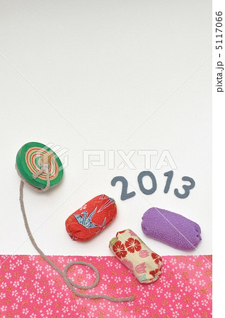 お手玉とコマ(お正月) 5117066