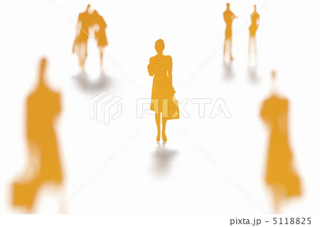 孤独な女性のクラフト 5118825