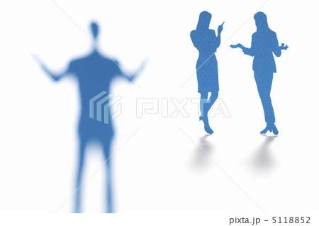 会話をするビジネスウーマンのクラフト 5118852