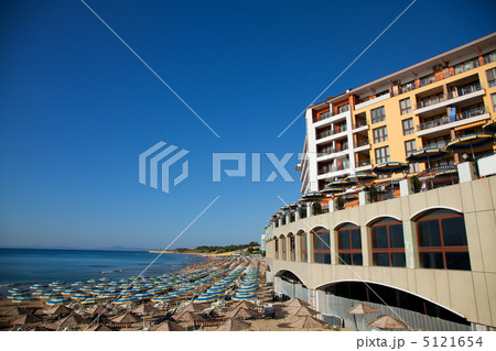 Empty hotel beach Empty hotel beach 5121654