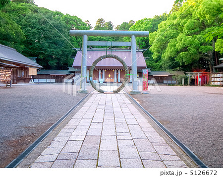 常磐神社と茅の輪 (横カット) 常磐神社と茅の輪 (横カット) 5126672