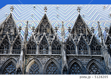 オーストリア　シュテファンス大聖堂 5128205
